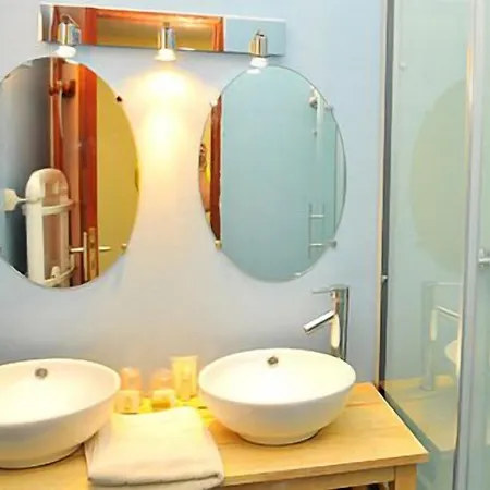 Domaine De La Condamine Hotel 3*